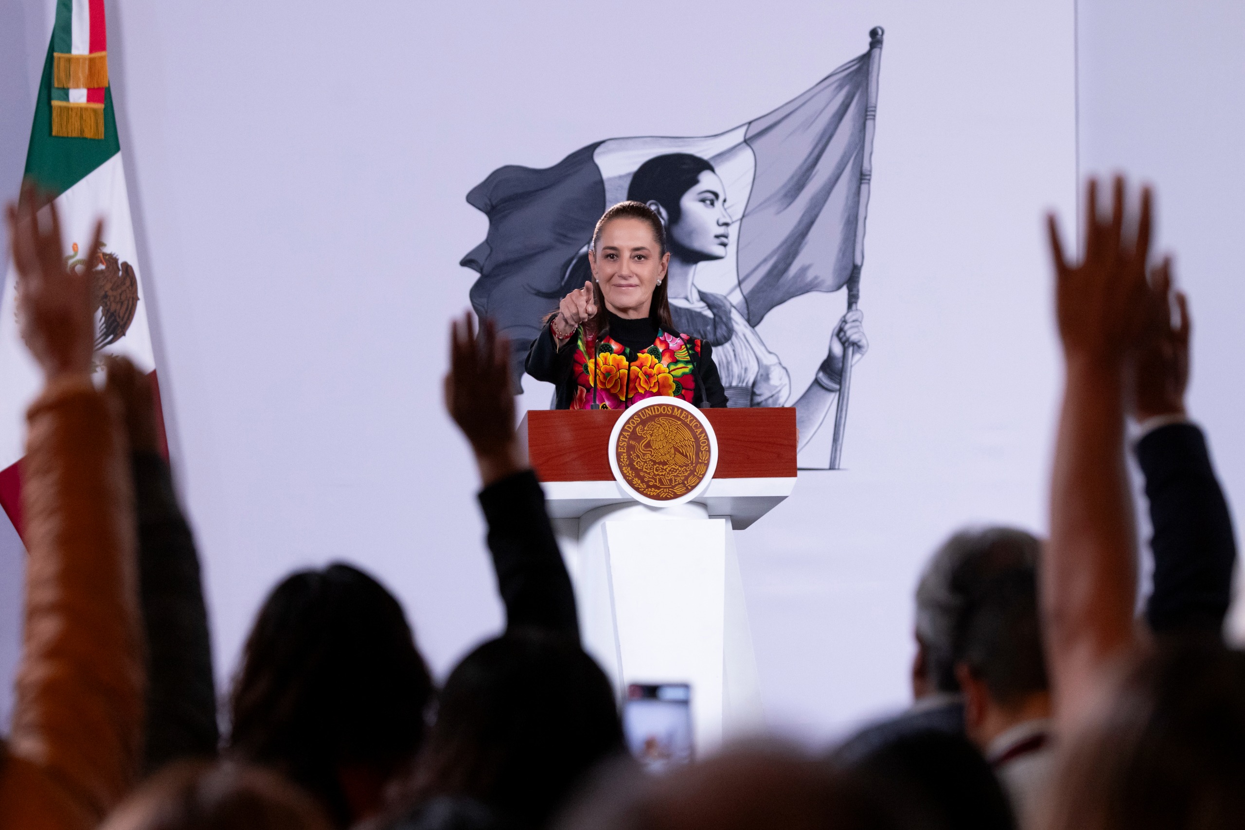 Descarta Claudia Sheinbaum crisis en el INE y pide investigar presuntas irregularidades
