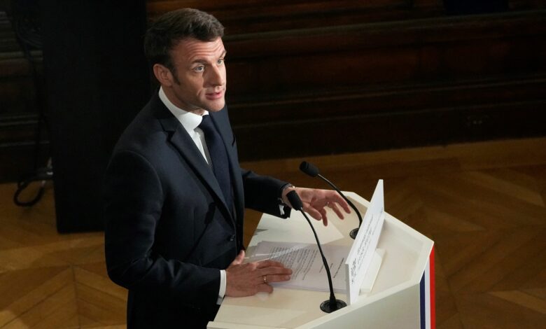 Aprueba Emmanuel Macron reforma al sistema de pensiones en Francia sin recurrir a la Asamblea General