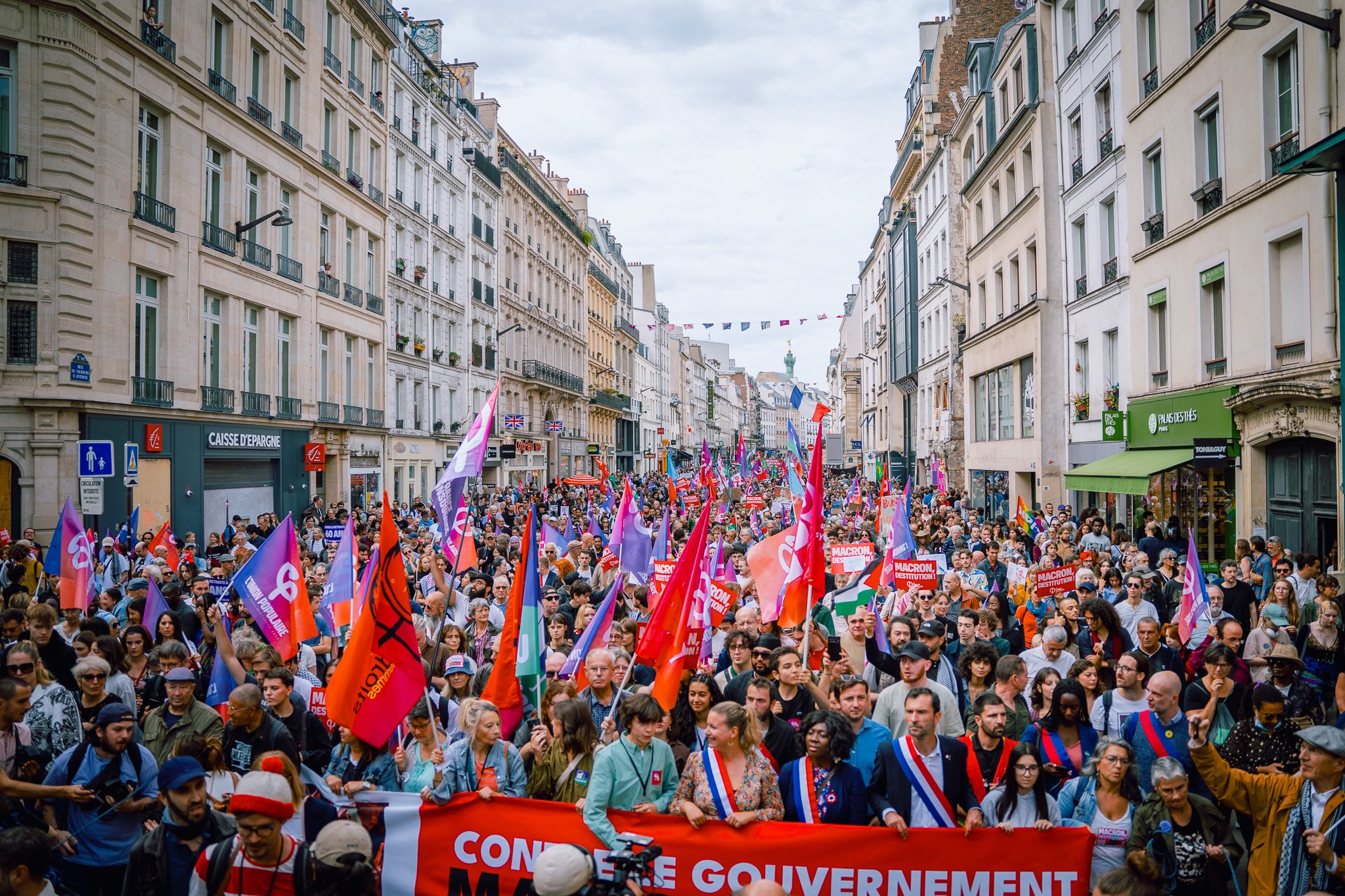 Se registran nuevas protestas en Francia contra Emmanuel Macrom tras designación de su nuevo gabinete con corte conservador