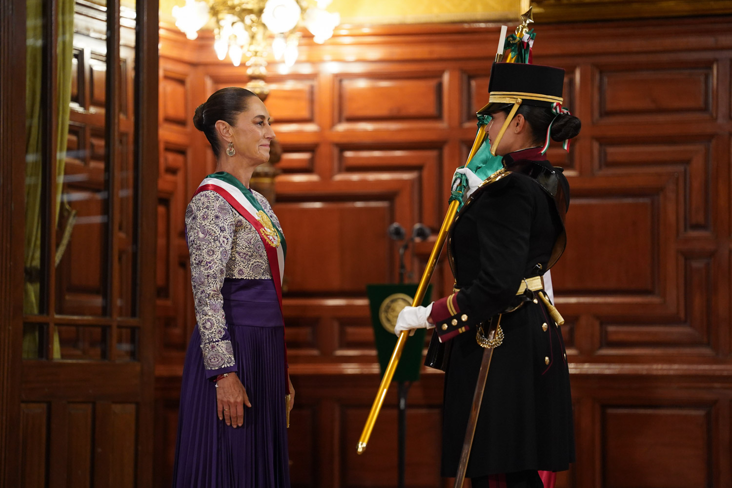 Destacan en Francia política social, de género y de combate a la inseguridad de Claudia Sheinbaum