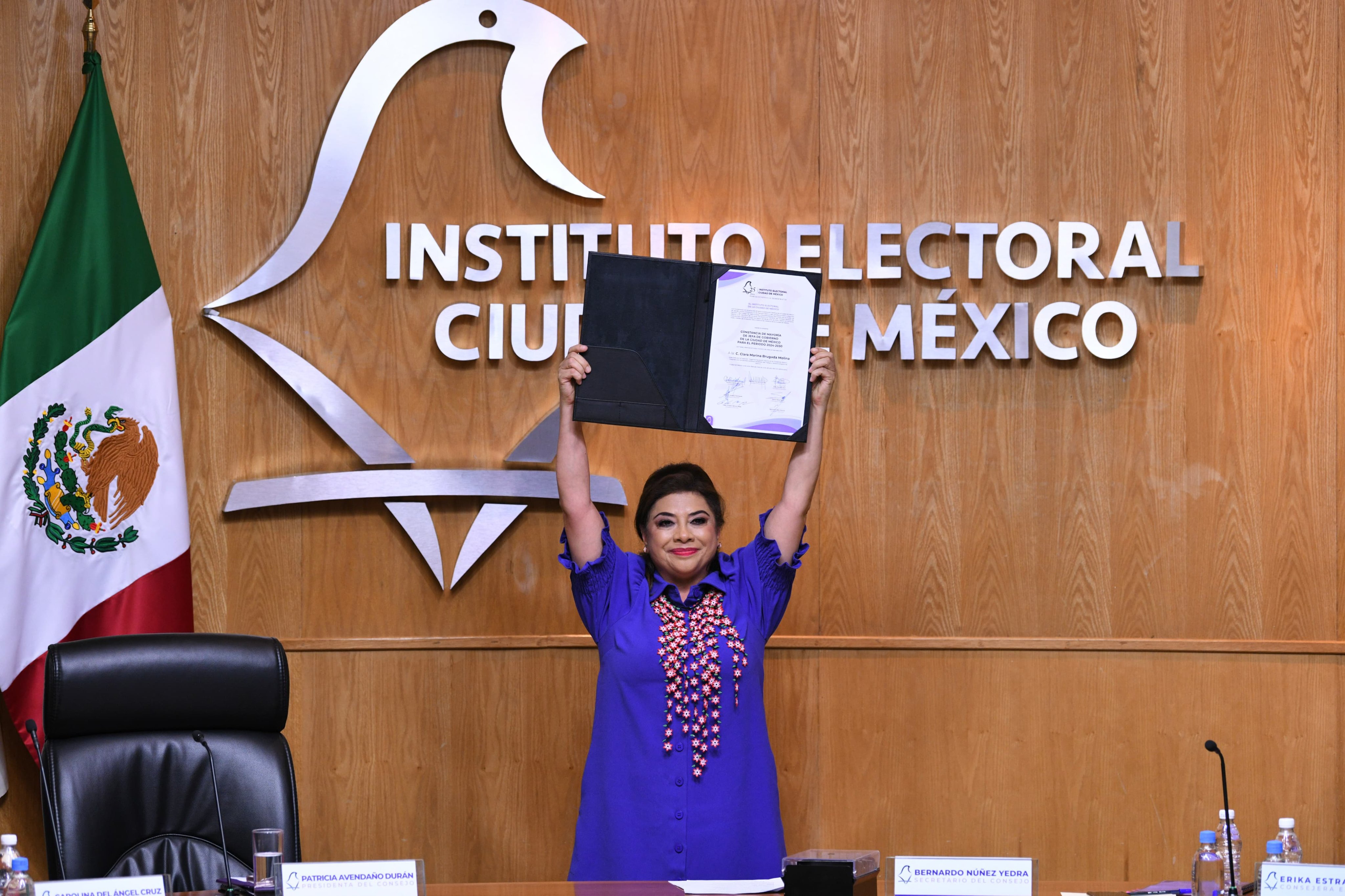 Entrega IECM constancia de mayoría a Clara Brugada, acreditándola como jefa de Gobierno electa