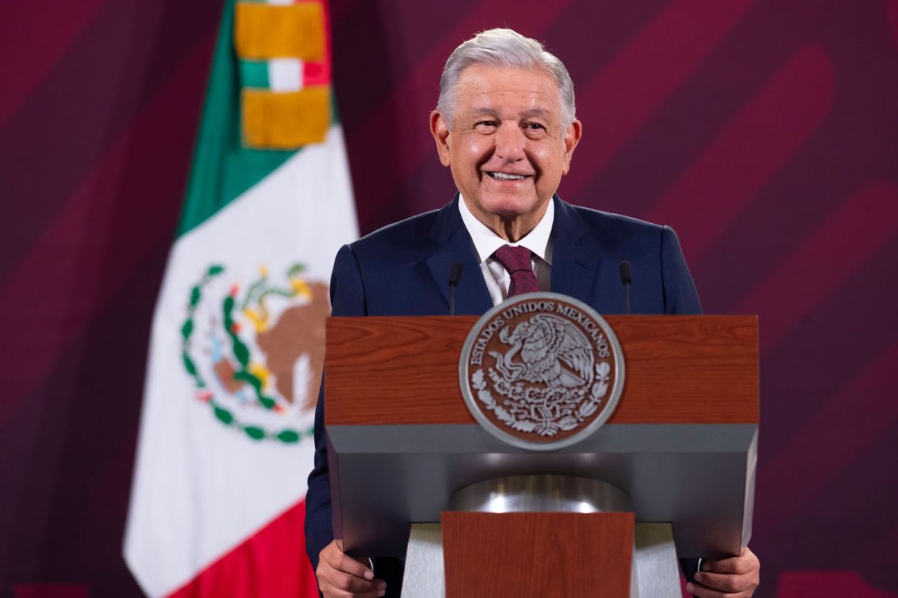 Enviará de nuevo López Obrador iniciativa para que nadie gane más que el presidente