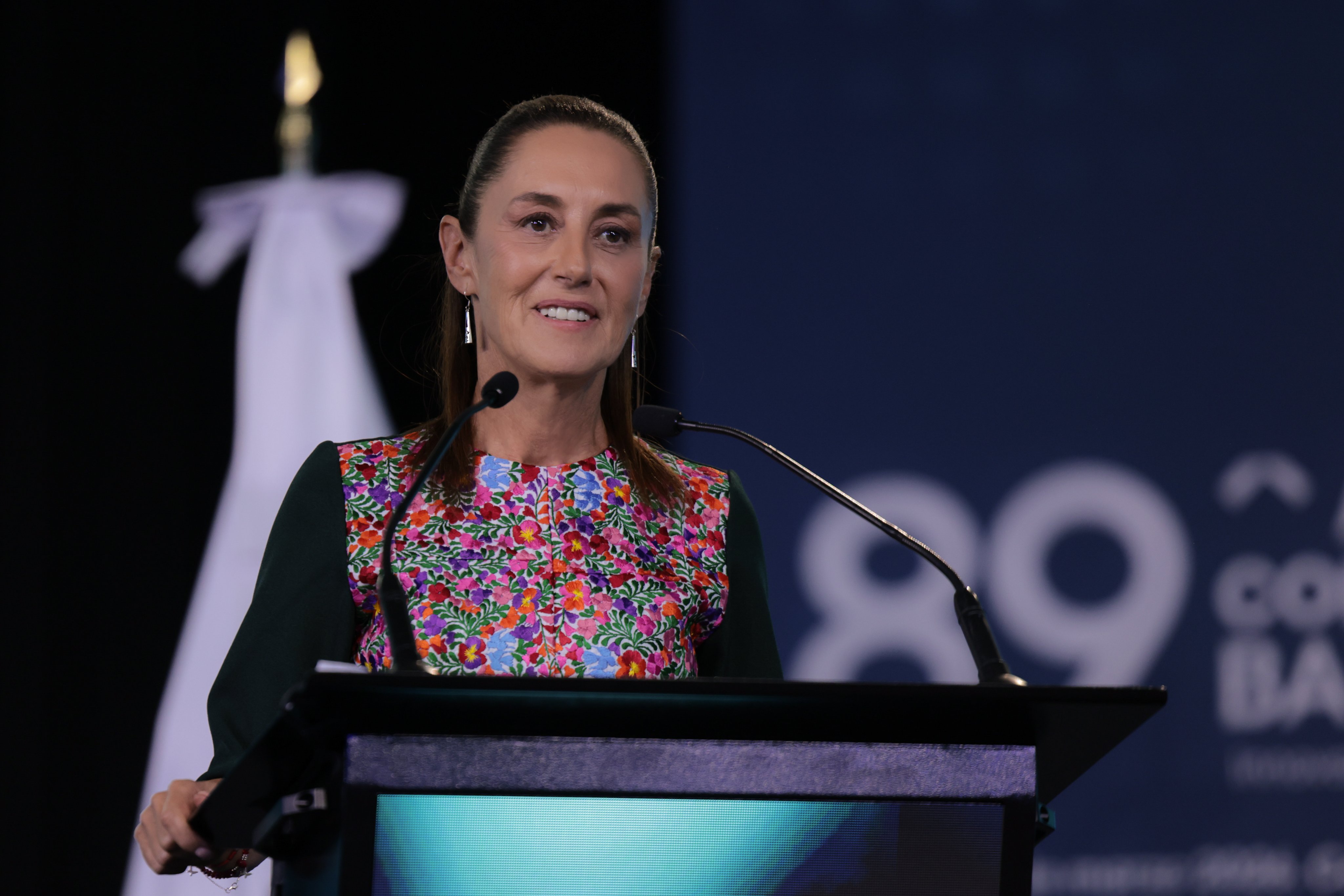 Presenta Claudia Sheinbaum Ley para el Fomento de la Inversión en Infraestructura Estratégica para el Desarrollo con Bienestar en la Convención Bancaria