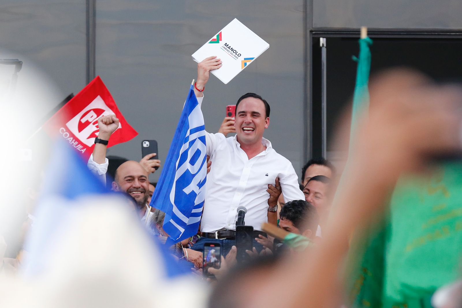 Se registra Manolo Jiménez como candidato a gobernador de Coahuila