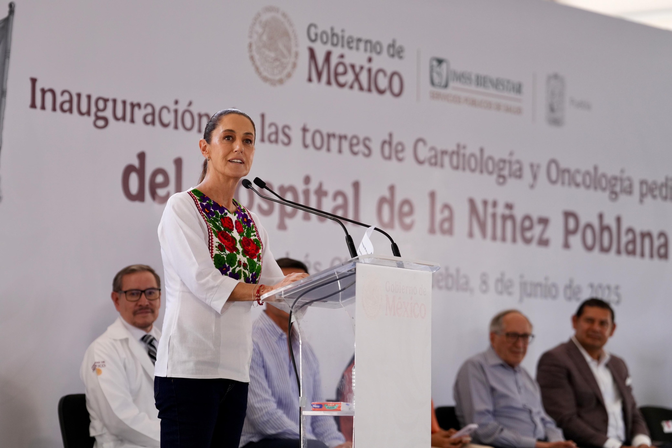 “No es con redadas ni con violencia como se atiende el fenómeno migratorio”: Claudia Sheinbaum rechaza operativos antimigrantes en Los Ángeles