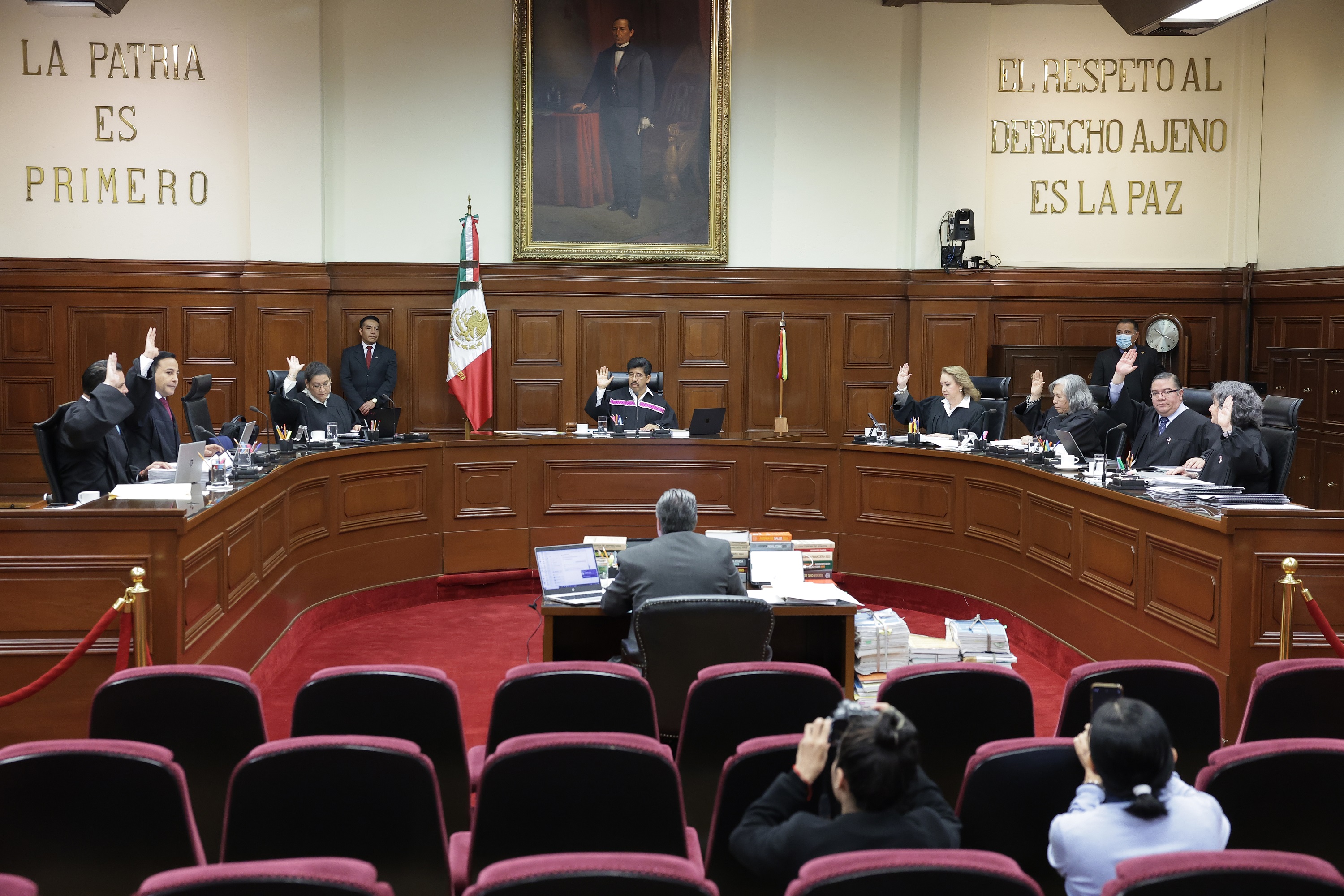 Avala SCJN tope a comisiones por administrar Afores