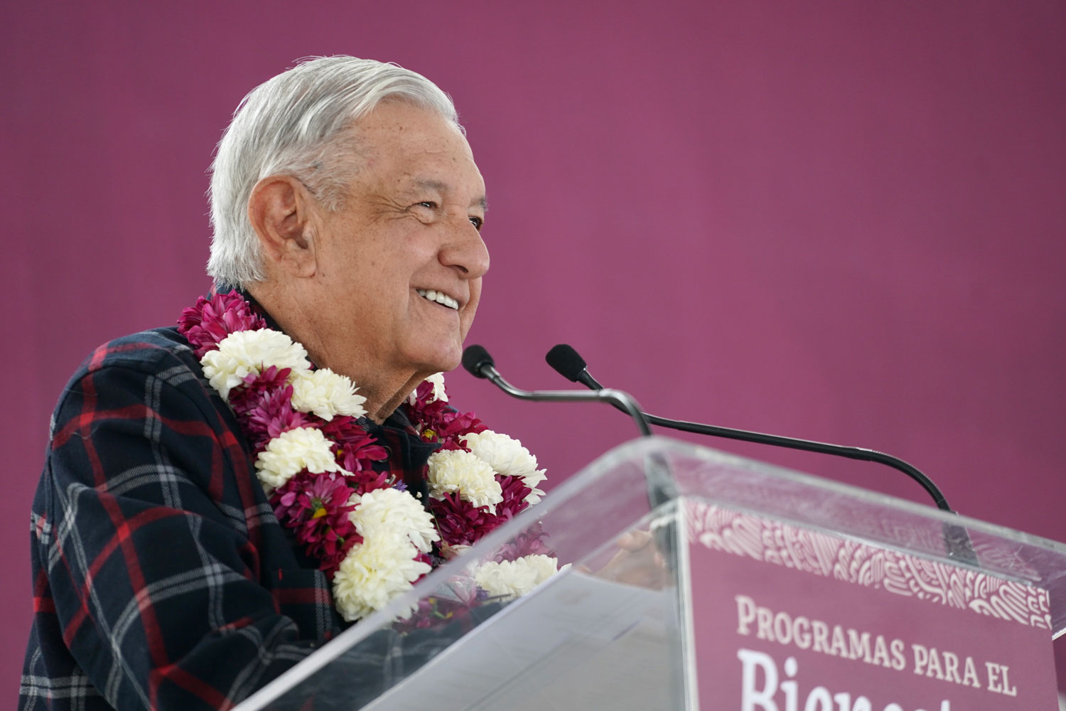 Aumentará a 20 mil el número de beneficiarios de becas en Almoloya de Juárez: López Obrador