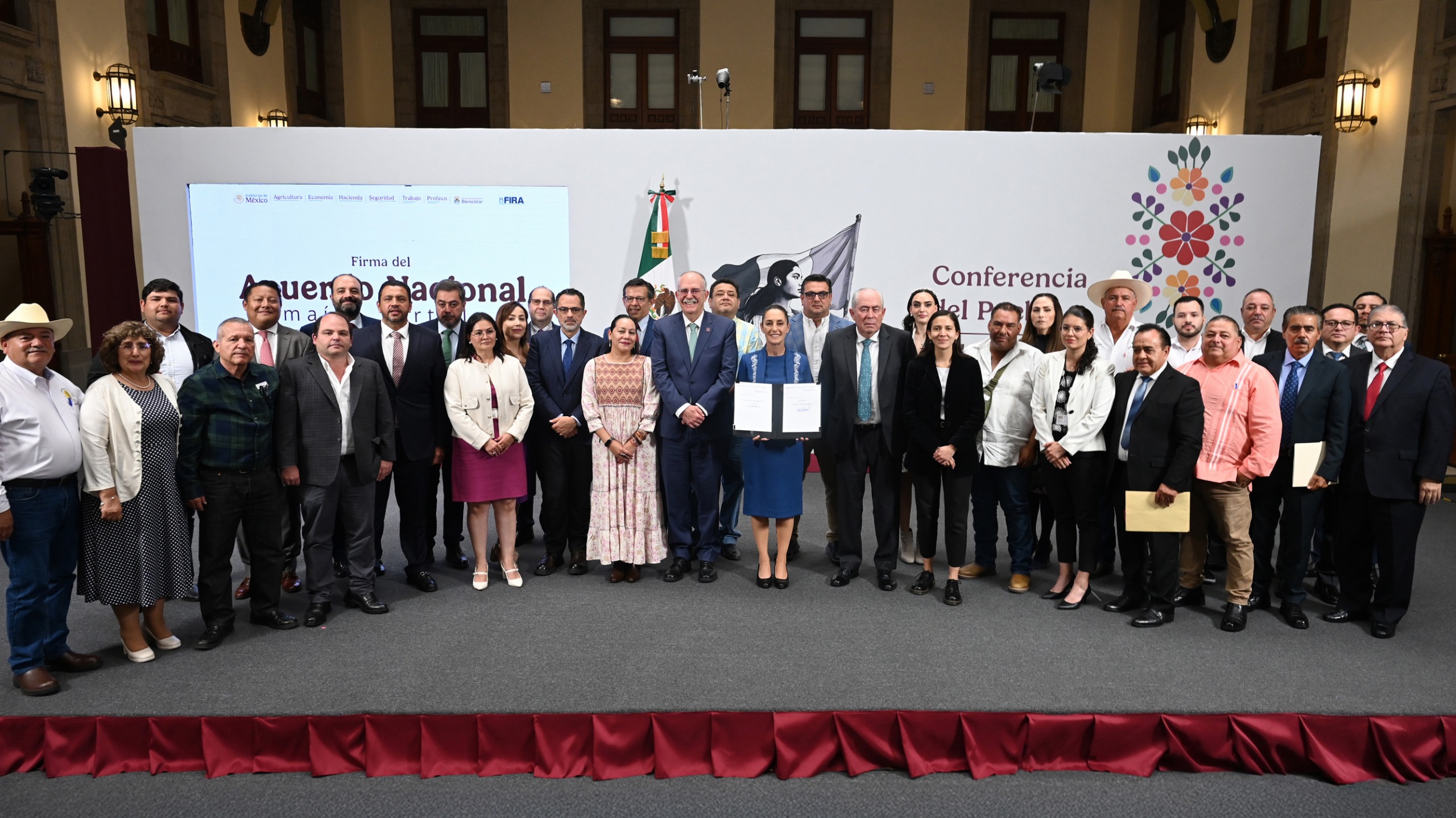 Firma Gobierno de México acuerdo con productores de maíz para estabilizar y reducir el precio de la tortilla