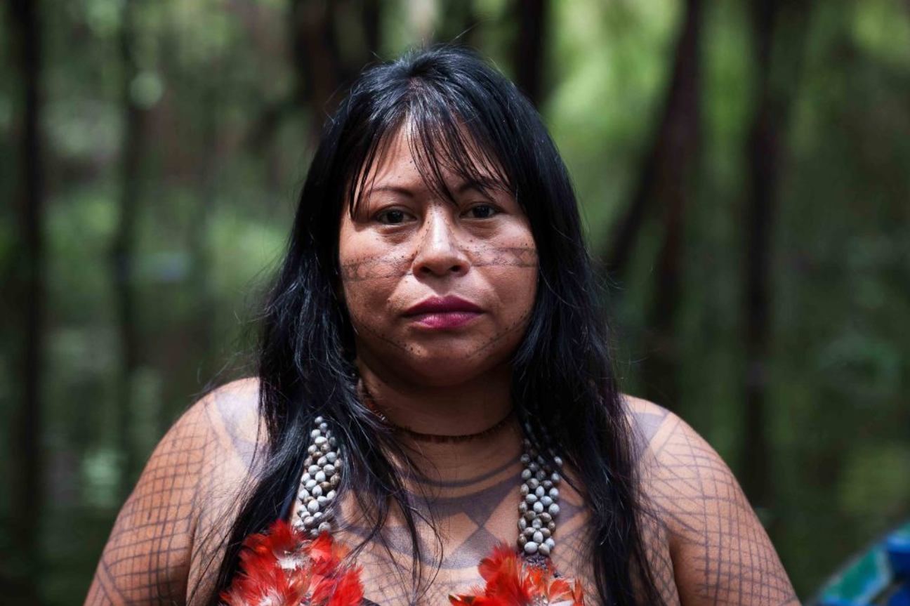 Premian a mujer indígena brasileña por defensa ambiental