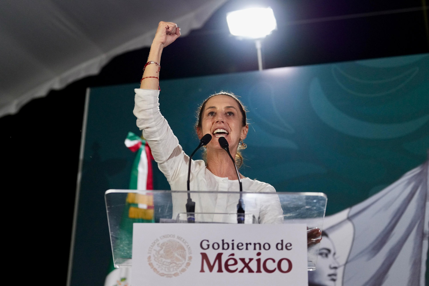 Reconoce la Presidenta Claudia Sheinbaum a pueblos originarios, mujeres y migrantes