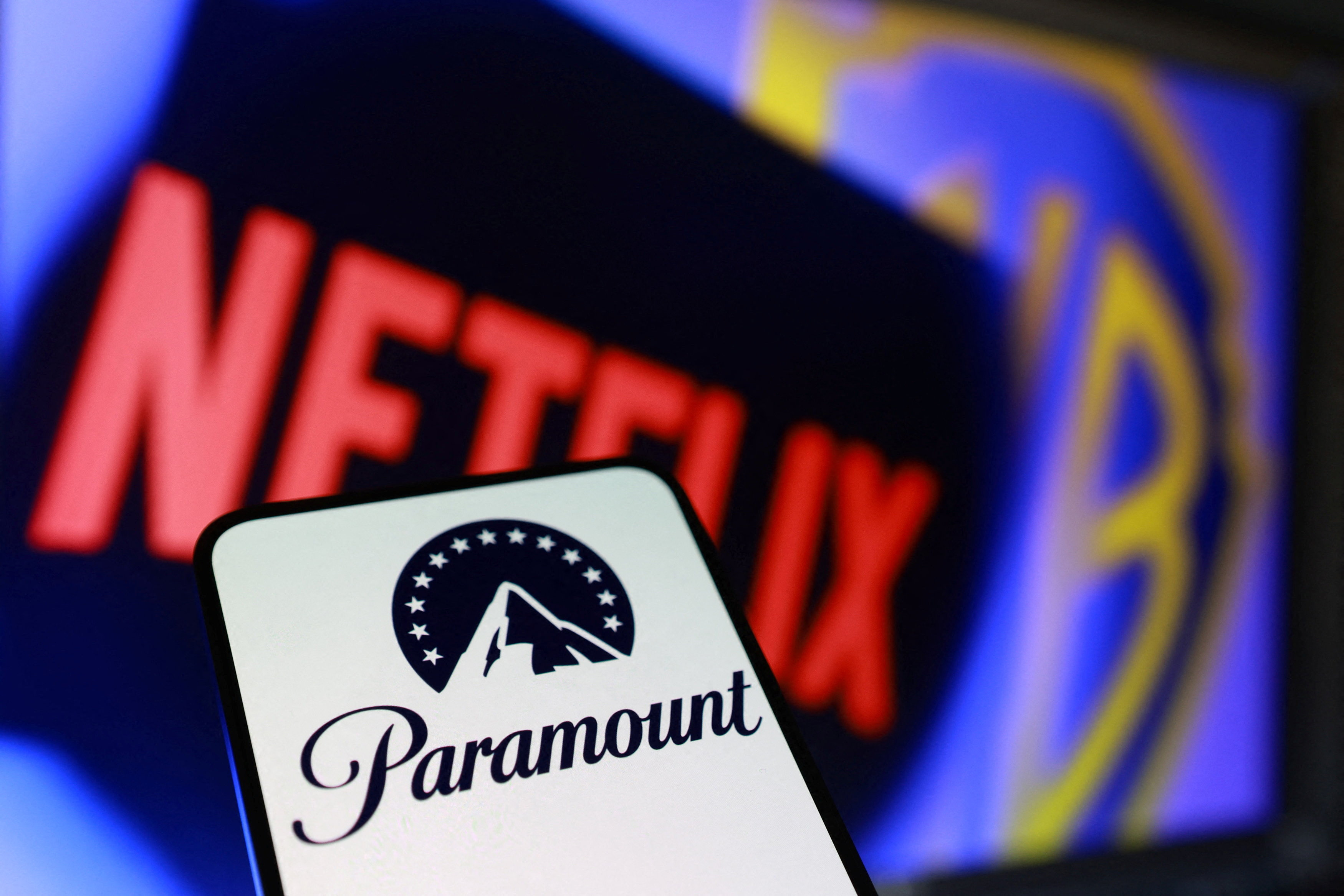 Paramount lanza oferta de 108 mil mdd por Warner y supera la propuesta de Netflix