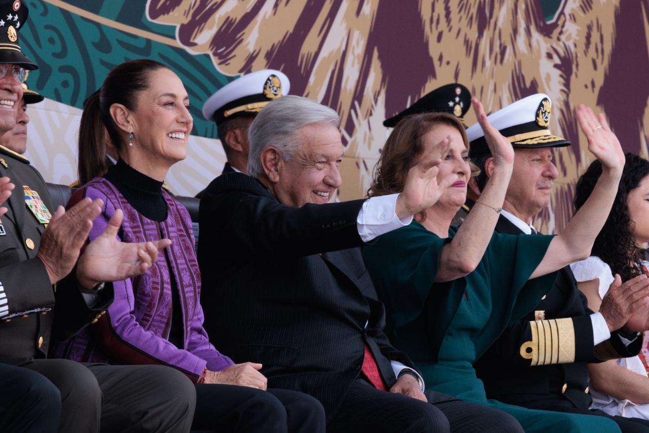 Fuerzas Armadas de México agradecen a López Obrador por su mandato y dan la bienvenida a Claudia Sheinbaum como comandante suprema