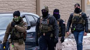 Agentes de ICE disparan contra un hombre en Minneapolis