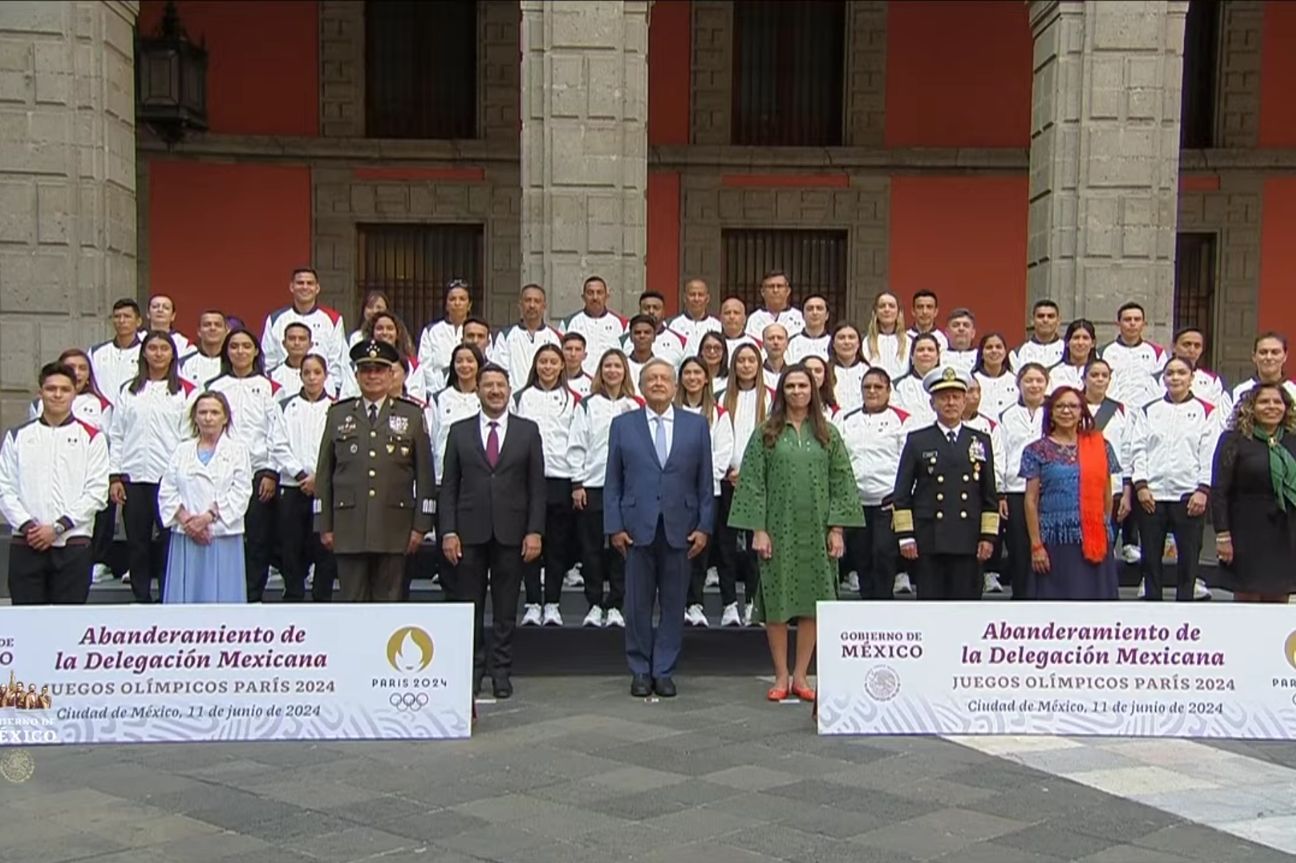 Abandera López Obrador a los deportistas de la Delegación Mexicana para los Juegos Olímpicos en París 2024
