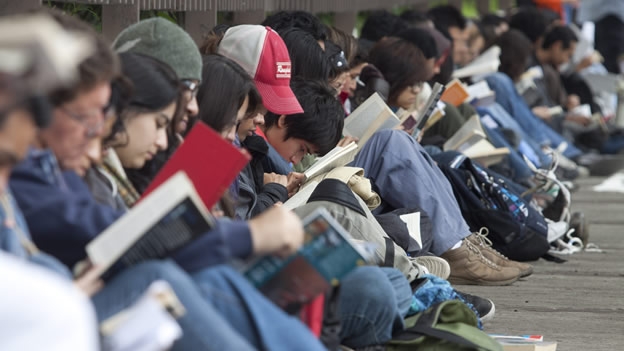 Crece 1.1% población lectora en México en el último año: INEGI