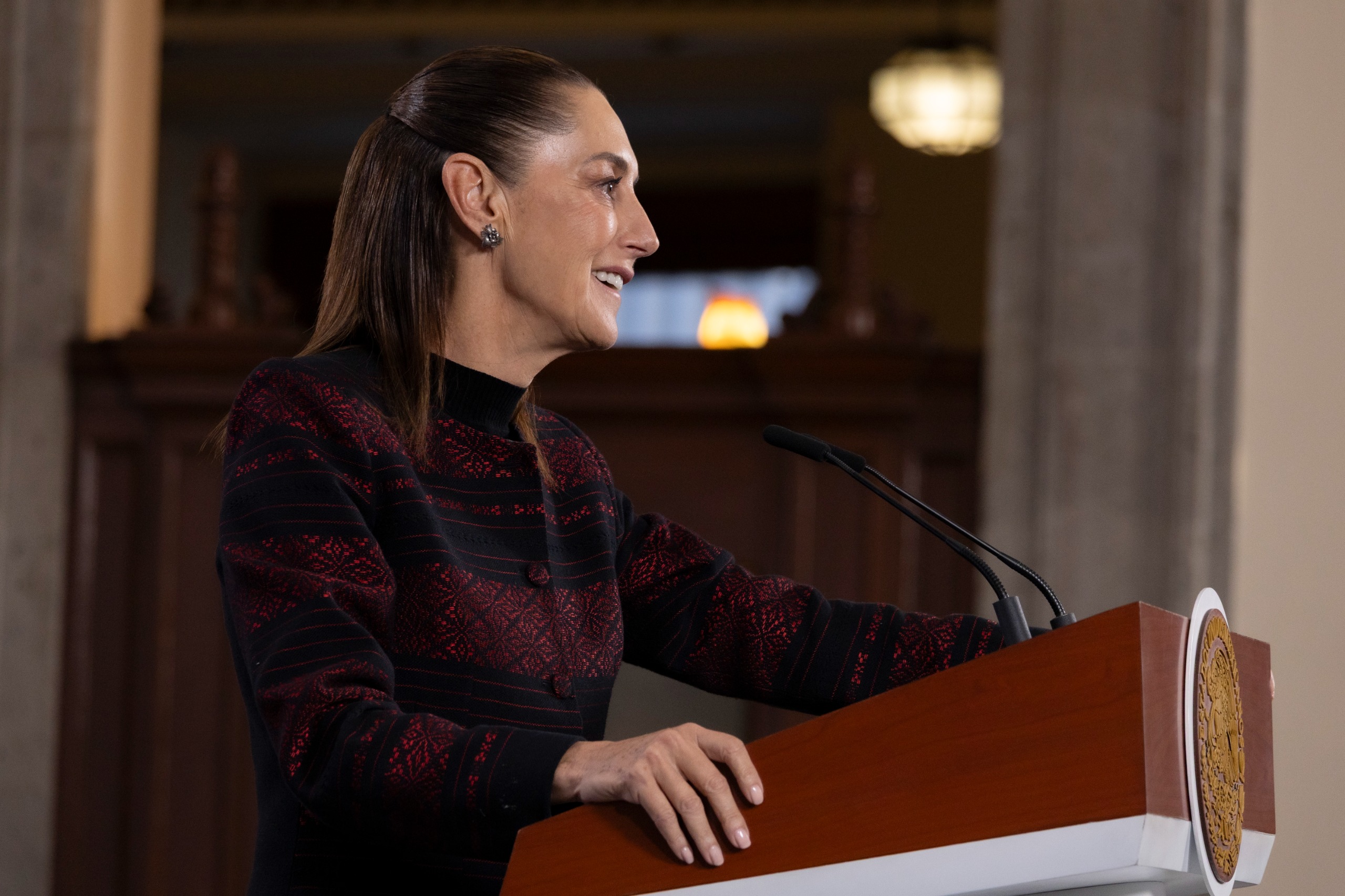 Producción petrolera cayó a 1.6 millones de barriles diarios durante privatización: Claudia Sheinbaum