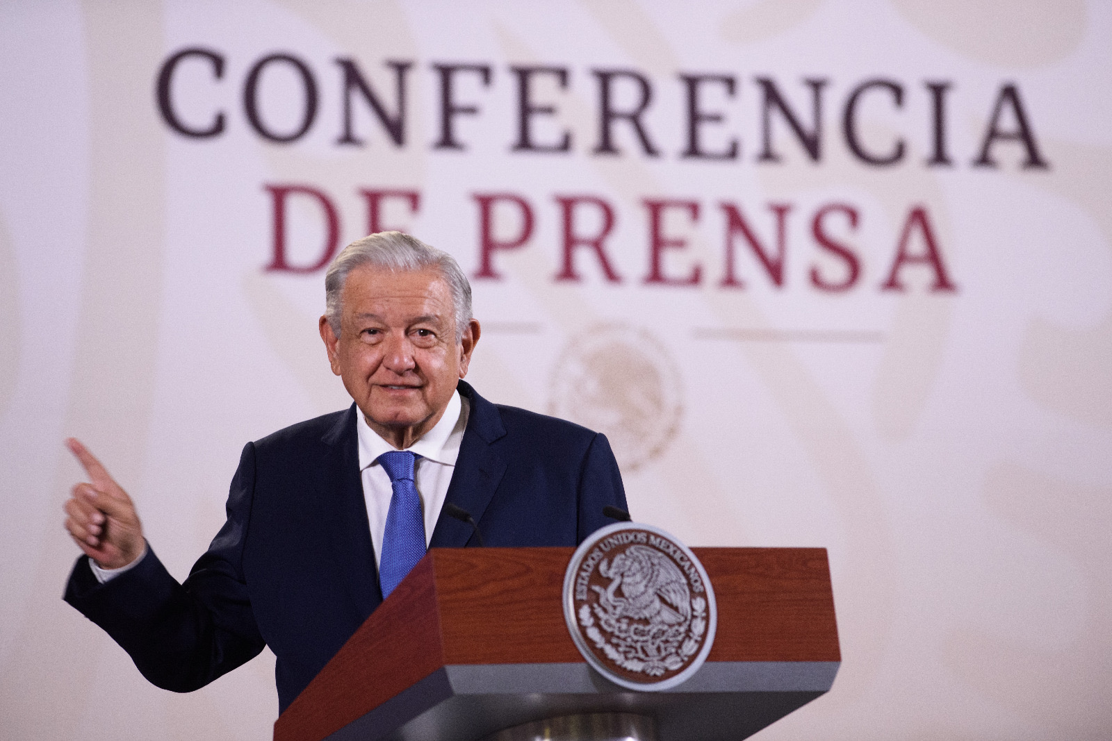 Firma López Obrador decreto de zona libre de impuestos en Chetumal, Quintana Roo