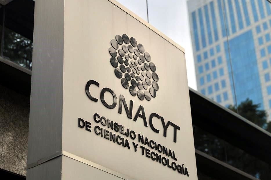 Presenta López Obrador iniciativa para transformar Conacyt