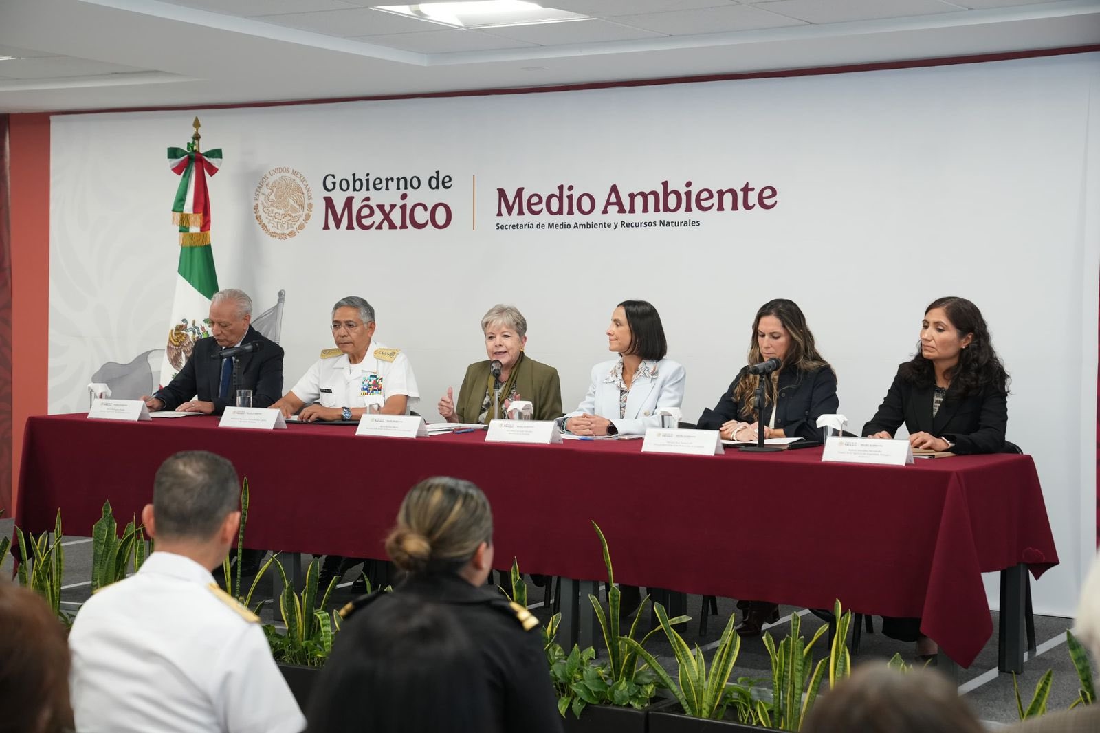 Presenta Gobierno de México acciones por presencia de hidrocarburos en el Golfo de México