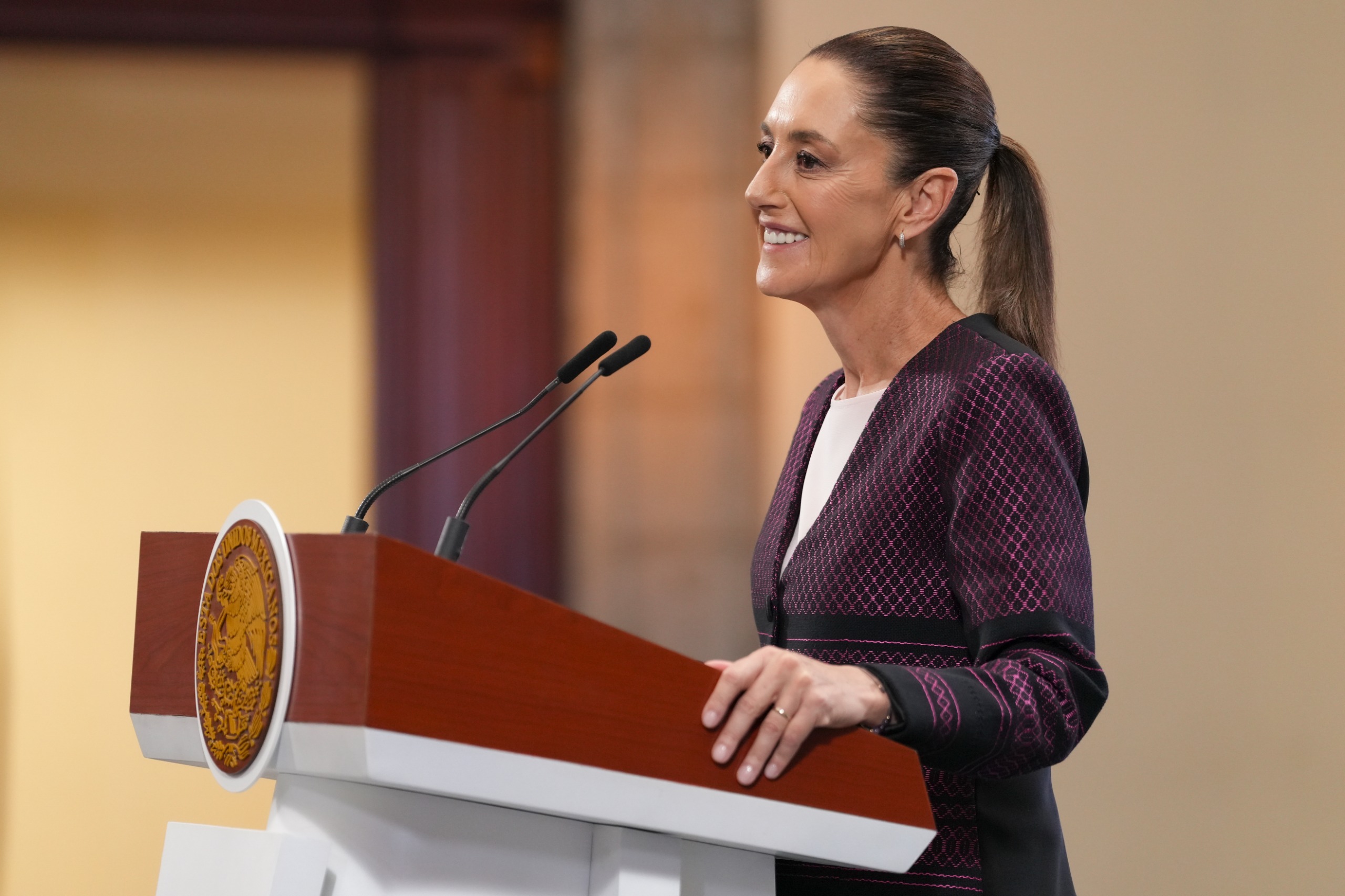 Alcanza la presidenta Claudia Sheinbaum 81% de aprobación durante abril