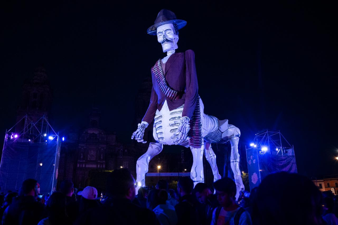 Inauguran la Ofrenda Monumental de Día de Muertos en el Zócalo 2023