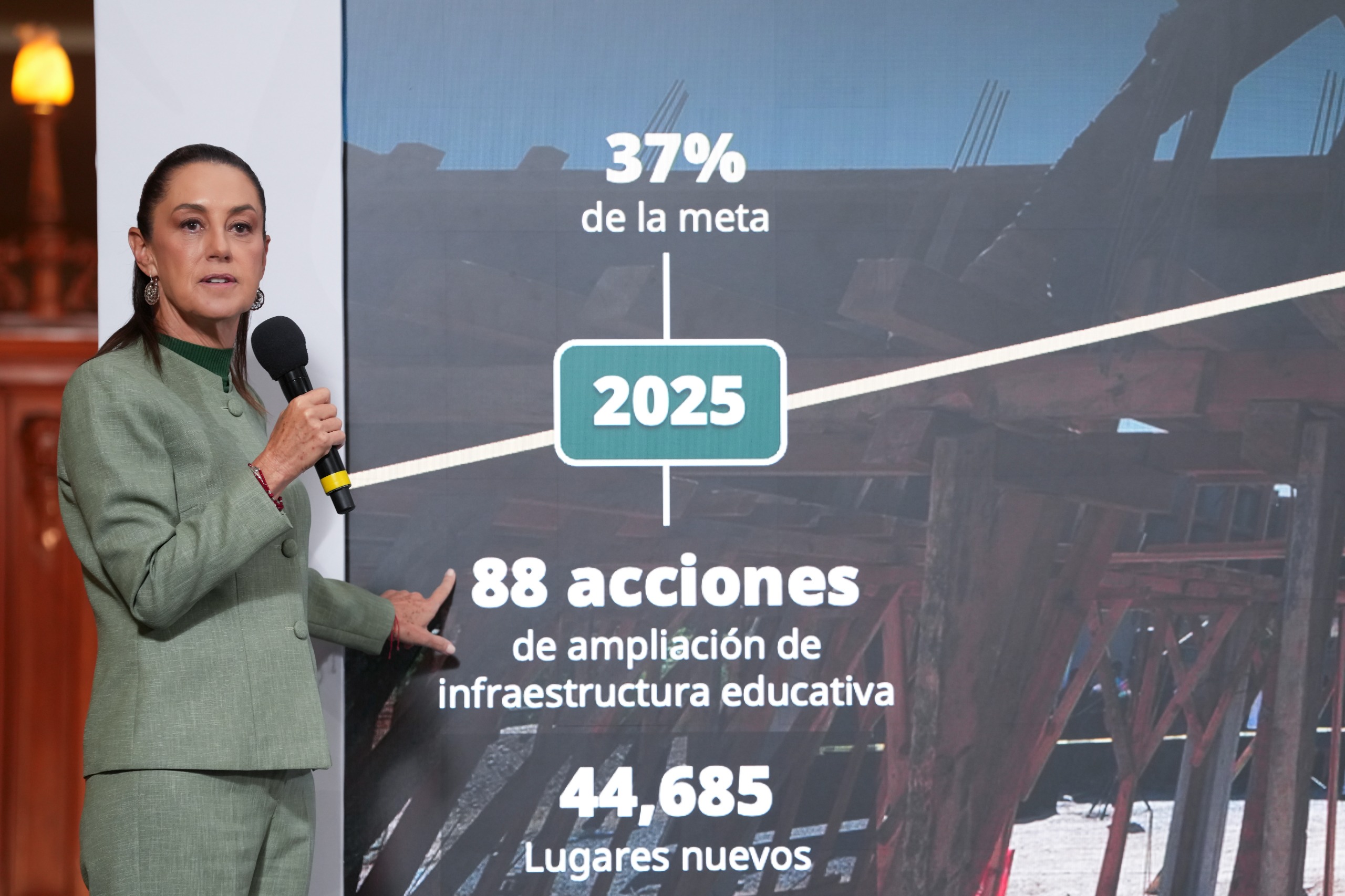 Más de 44 mil nuevos lugares en el Bachillerato Nacional en diciembre de 2025: presidenta Claudia Sheinbaum