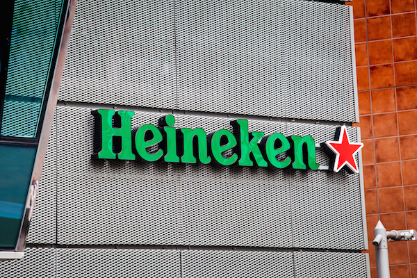 Bill Gates compra acciones de Heineken que pertenecían a la empresa mexicana Femsa