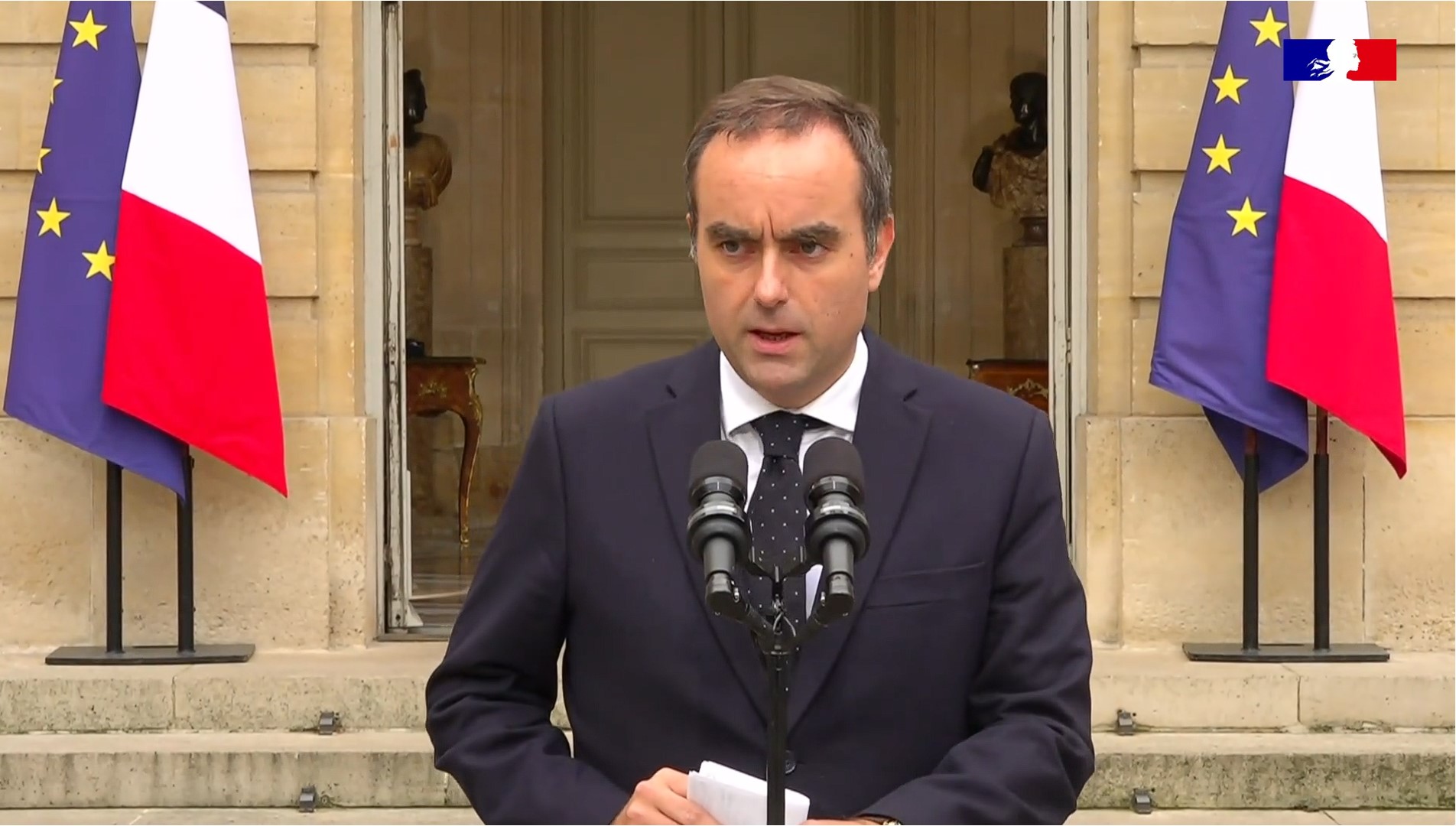 Dimite el primer ministro de Francia Sébastien Lecornu tras 27 días en el cargo