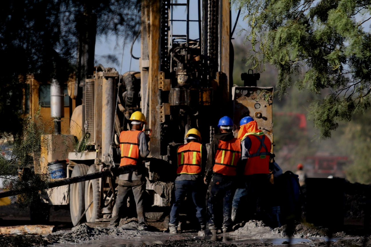 Derechos laborales de los mineros, en escombros