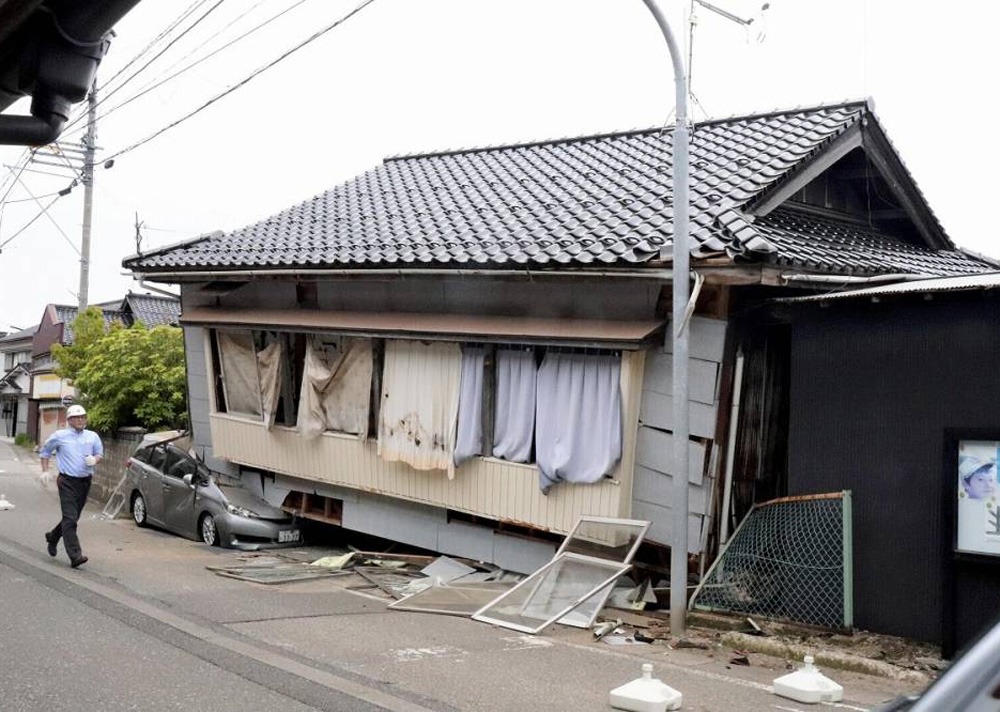 Deja una persona muerta y afectaciones graves terremoto en Japón