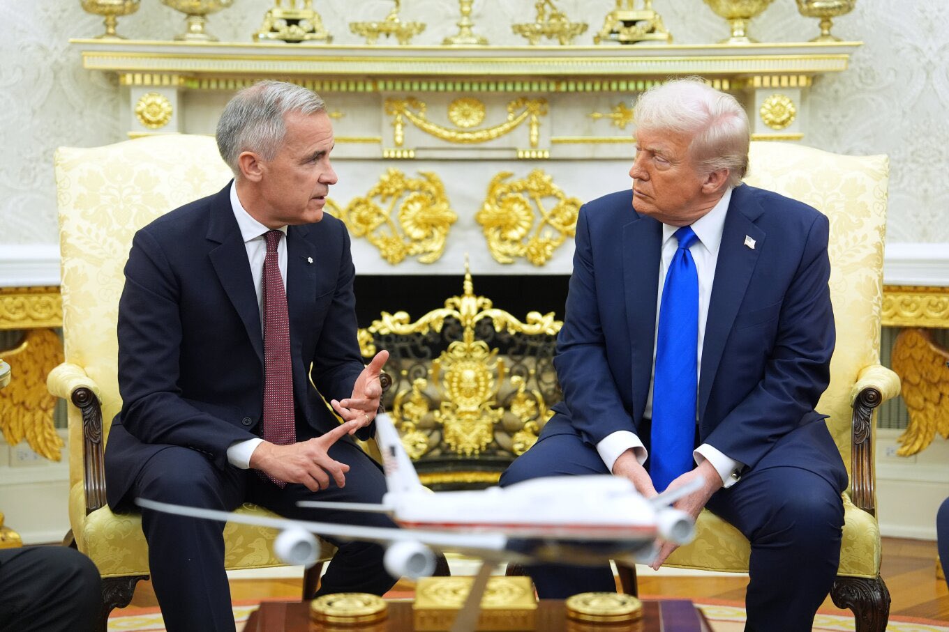 Donald Trump y Mark Carney se reúnen para concretar acuerdo comercial entre EEUU y Canadá