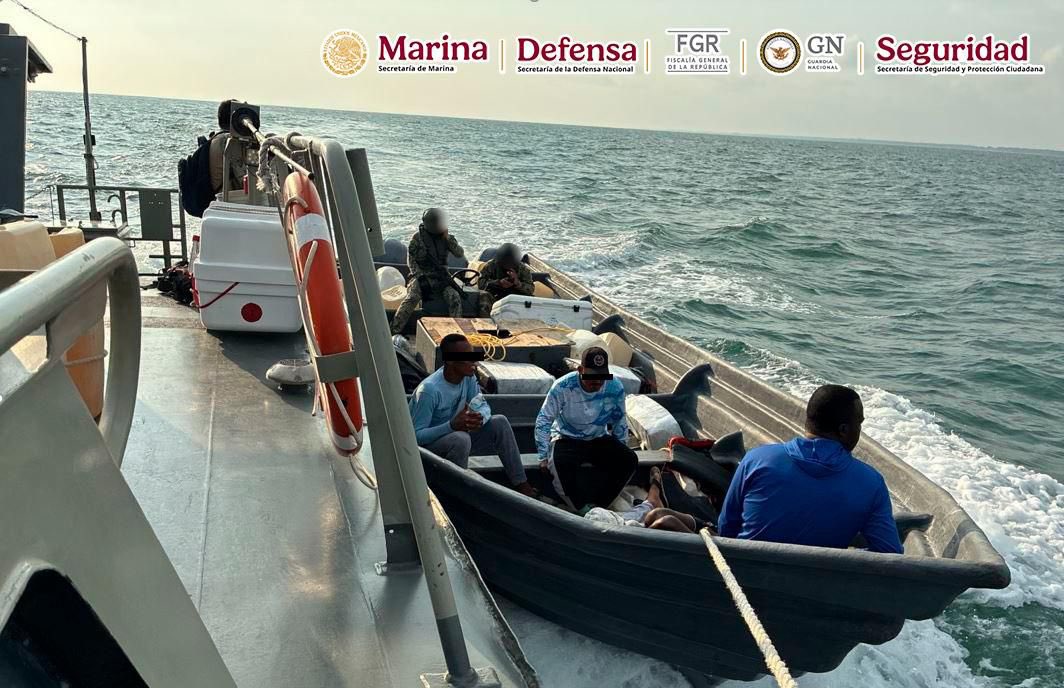 Aseguran cerca de una tonelada de cocaína frente a costas de Chiapas; hay seis extranjeros detenidos