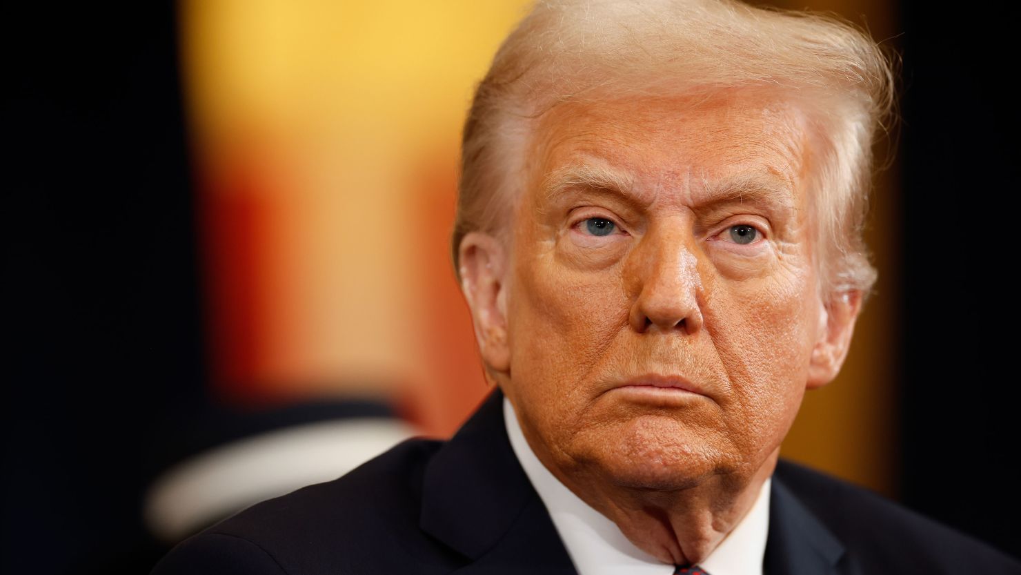 Desestima juez demanda de Trump contra The Wall Street Journal por revelar carta enviada a Epstein