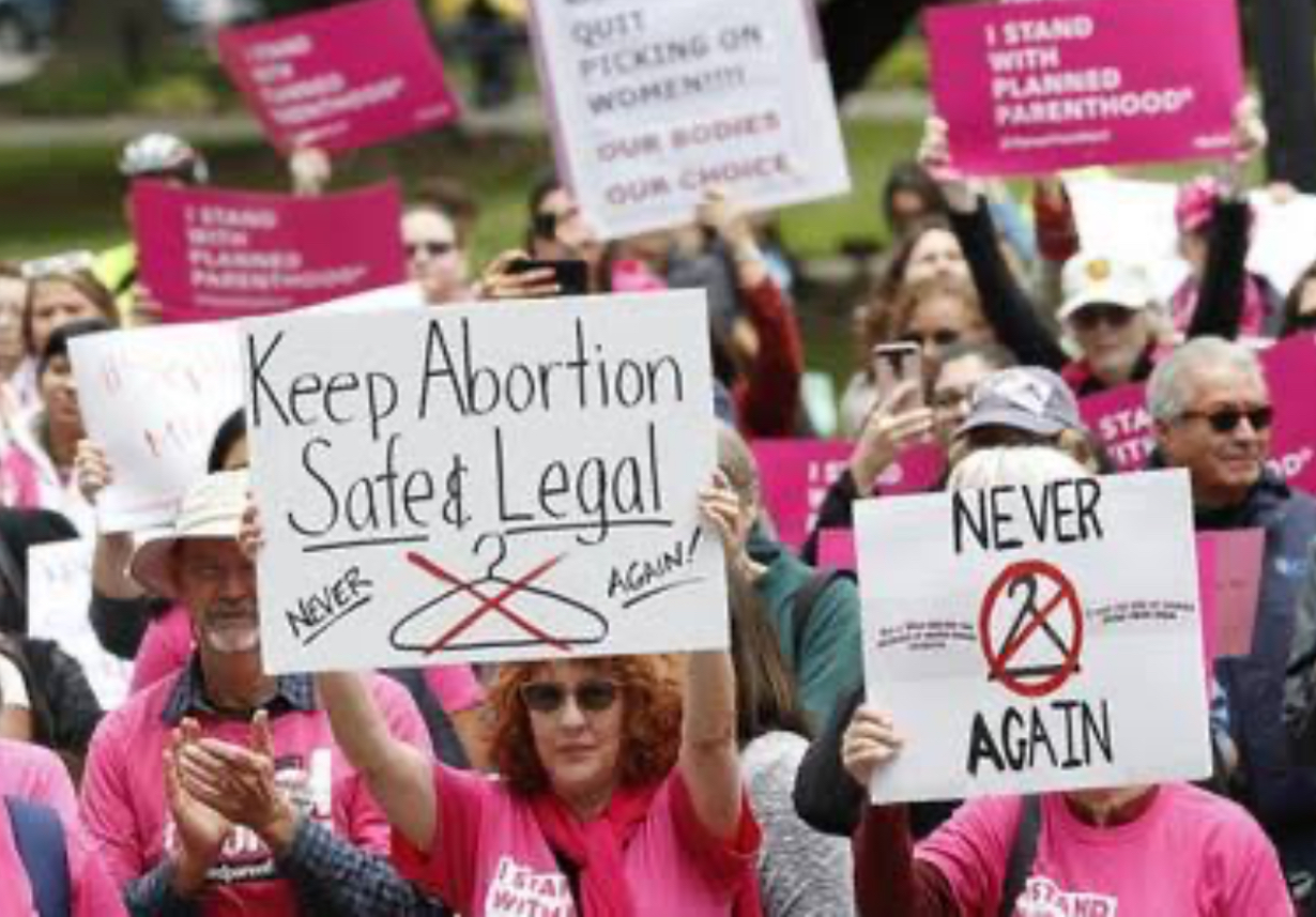 Prohibe Corte Suprema de Arizona ley un siglo de antigüedad que penaliza el aborto