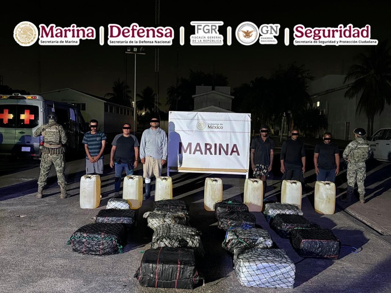 Asegura Gabinete de Seguridad embarcación con 650 kilos de cocaína frente a costas de Michoacán; hay seis detenidos