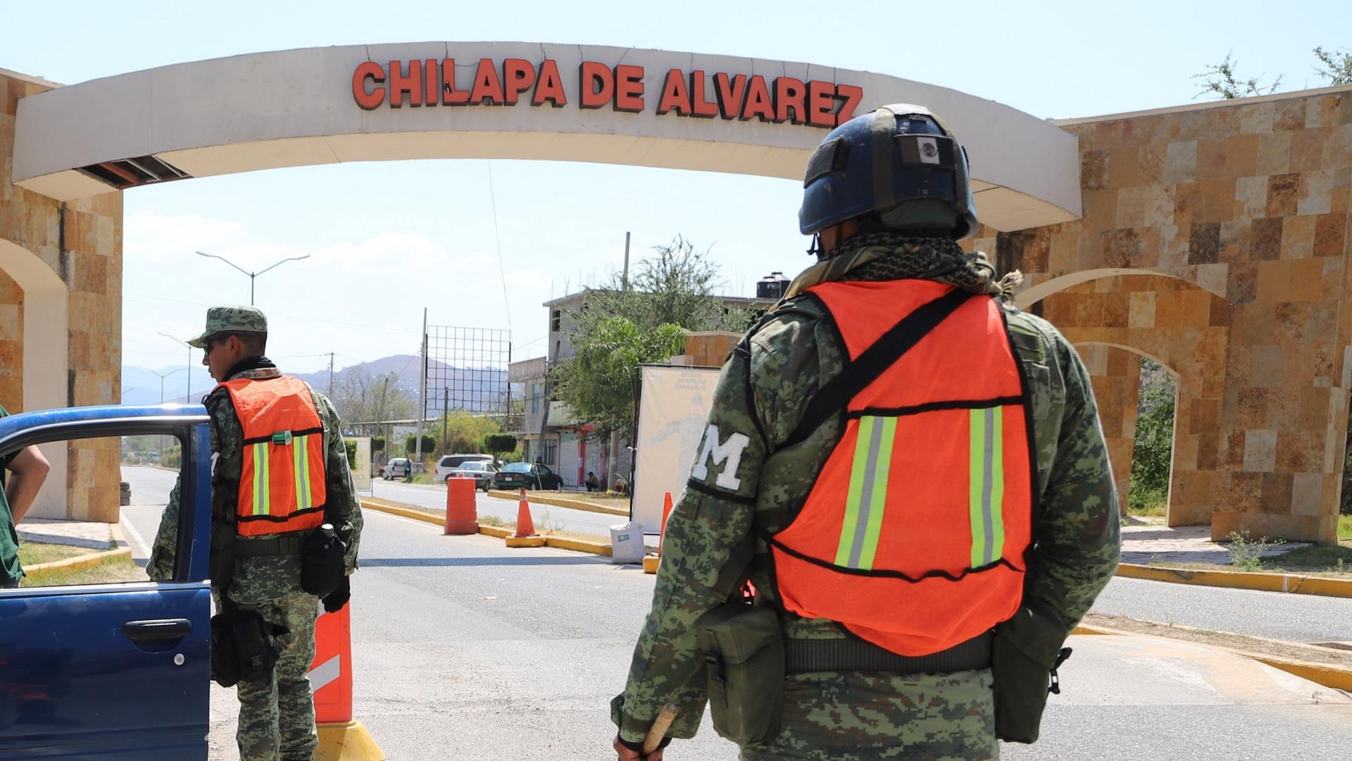 Autoridades federales y estatales toman control del municipio de Chilapa, Guerrero