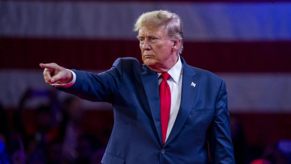 Amenaza Donald Trump con demandar a la BBC por mil mdd tras edición de un discurso