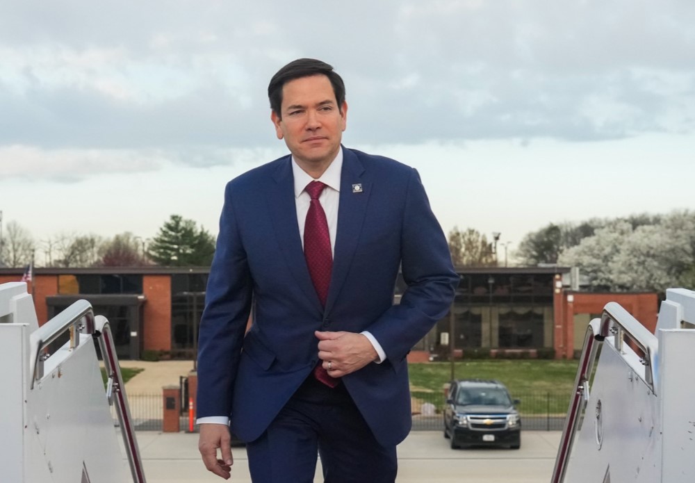 Ordena Marco Rubio a embajadas suspender citas para otorgar visa de estudiante