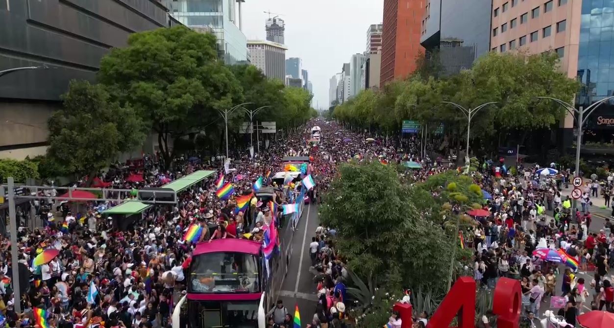 Reúne la Marcha del Orgullo LGBTTTIQ+ a 260 mil personas en la Ciudad de México