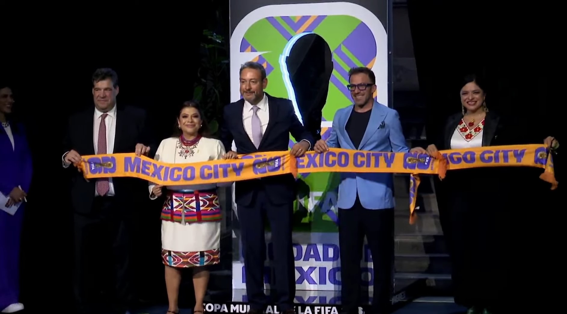 Devela Clara Brugada reloj con cuenta regresiva rumbo al Mundial 2026