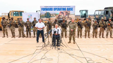Construirá Texas base militar junto al Río Bravo como intento para detener la migración