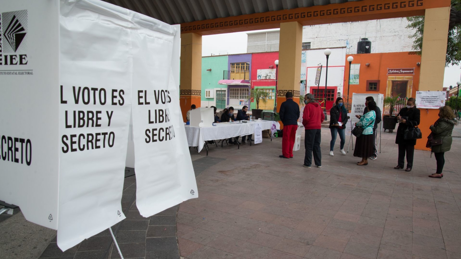 Presentan urnas electrónicas para la elección a la gubernatura del Estado de México