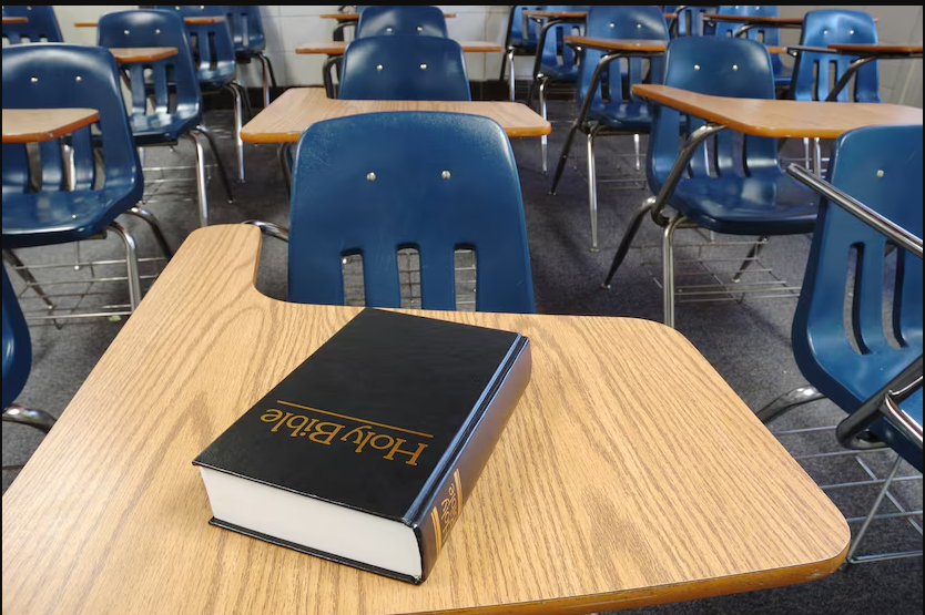 Avanza en Texas propuesta de incluir la Biblia en la educación pública