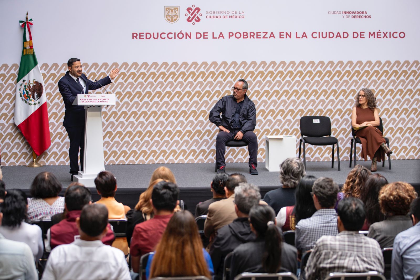 Reduce la pobreza en la CDMX, asegura el Consejo de Evaluación de la Ciudad de México