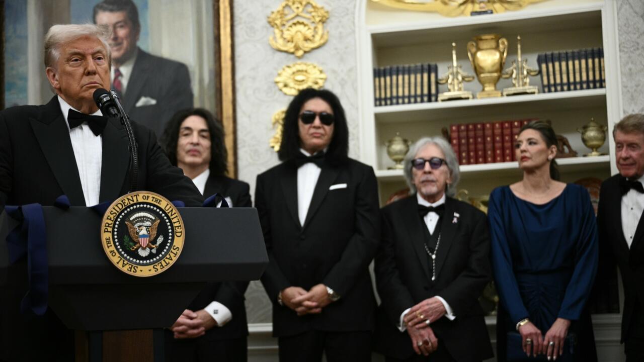 Anuncia Donald Trump decreto para prohibir que estados regulen la IA