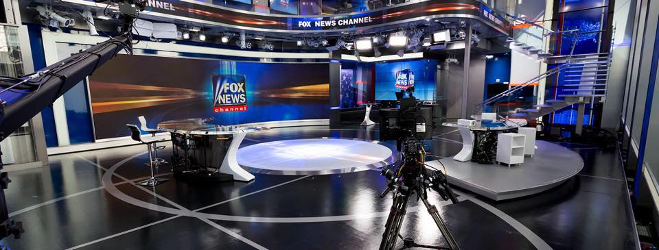Demandan a Fox News por presuntamente difundir información falsa
