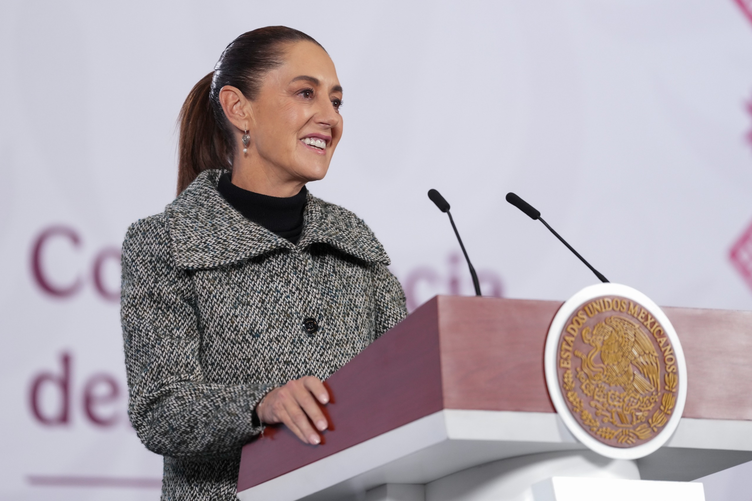 Celebra presidenta Claudia Sheinbaum reconocimiento a “Mujeres Haciendo Historia” en Premios TAL 2025