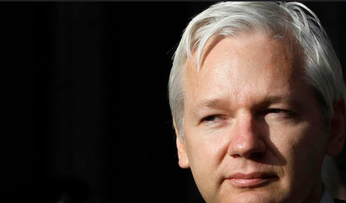Aplaza Reino Unido la extradición de Julian Assange a Estados Unidos