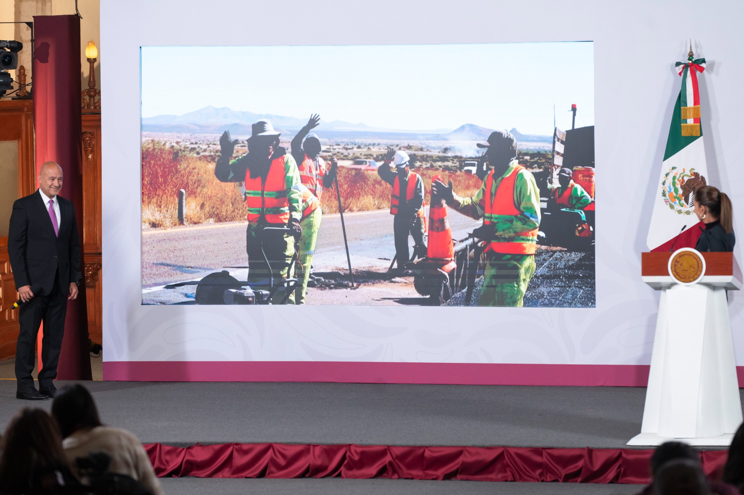 Anuncia Claudia Sheinbaum acciones de conservación de carreteras en 2026; tendrán inversión de 50,000 mdp