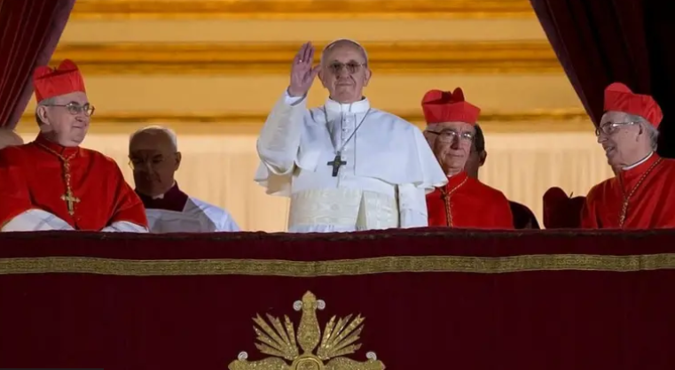 ¿Cómo se elegirá al nuevo Papa tras la muerte de Francisco, el primer Sumo Pontífice latinoamericano?